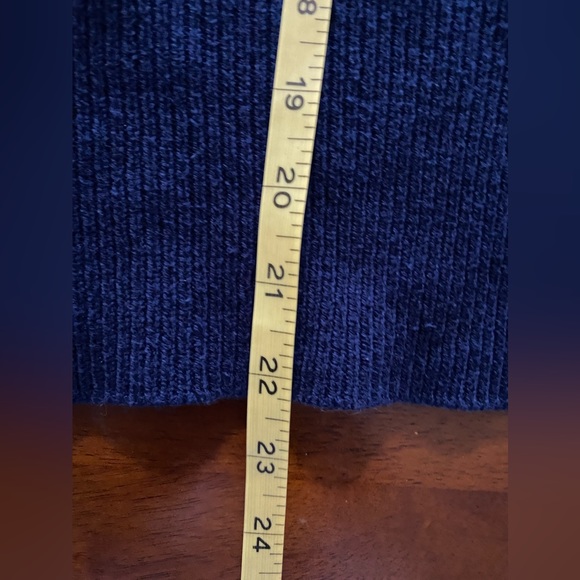 Crown & Ivy sweater. With contrasting pleated neckline & cuffs. Petite large - Picture 5 of 9